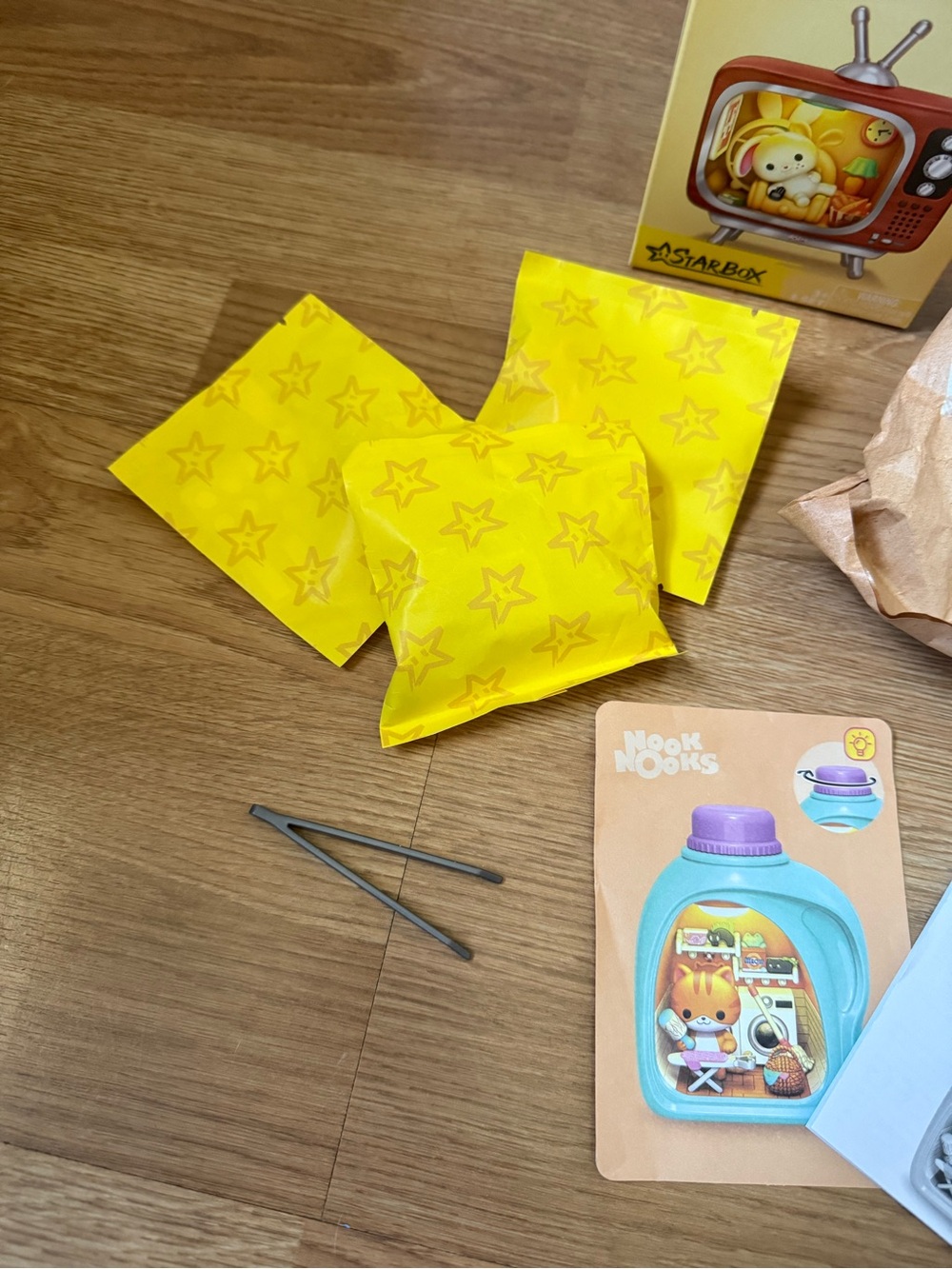 Nook Nooks Blind Box - Cat and Laundry Detergent - Picture 4 of 4